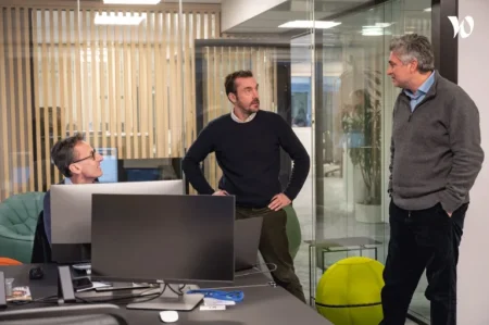 Direction-opper-768x511